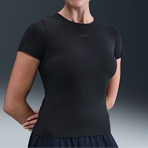 Nike Form Women's Black Short-Sleeve Top, XL